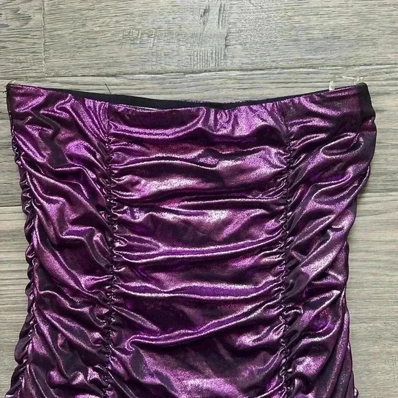 🔥SUBWAY🔥 | Fuchsia foil ruched tube top dress - Picture 4 of 10